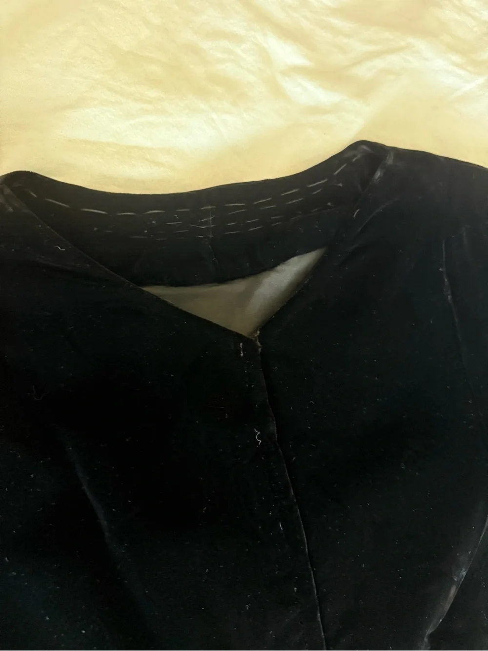 Vintage Handmade 1960s Party Dress with Velvet Bodice and Gold Patterned Skirt - Picture 7 of 8